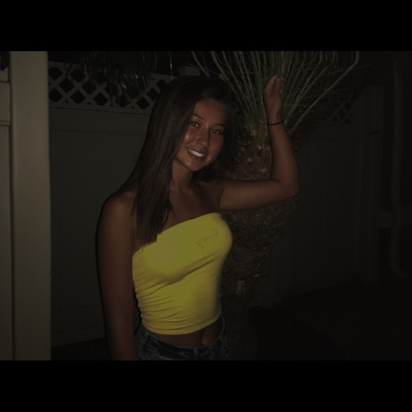 Meet your Posher, Caitlin - Picture 1 of 1